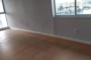 8001 Crespi Blvd, Miami Beach, FL 33141 - Photo 4