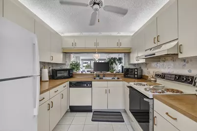 10806 W Clairmont Circle #108, Tamarac, FL 33321 - Photo 4