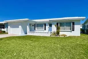 907 SW 3rd Ave, Boynton Beach, FL 33426 - Photo 1