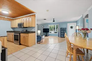 330 SE 6th St, Pompano Beach, FL 33060 - Photo 8