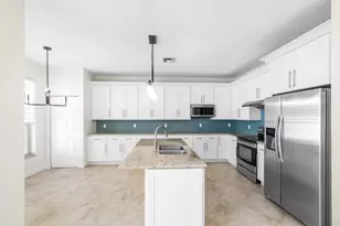 10889 Tamoron Ln, Boca Raton, FL 33498 - Photo 6