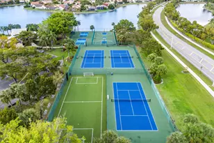 10889 Tamoron Ln, Boca Raton, FL 33498 - Photo 32