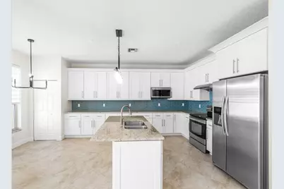 10889 Tamoron Lane, Boca Raton, FL 33498 - Photo 8