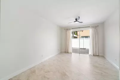 10889 Tamoron Lane, Boca Raton, FL 33498 - Photo 8