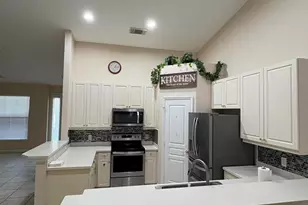 10490 SW Waterway Ln, Port Saint Lucie, FL 34987 - Photo 4