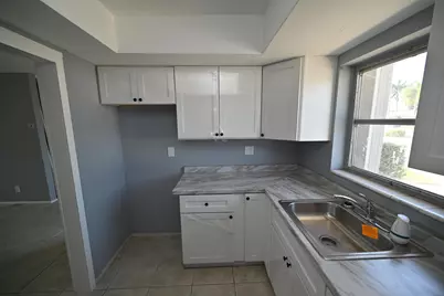 2681 W Barkley Dr Drive W #B, West Palm Beach, FL 33415 - Photo 10