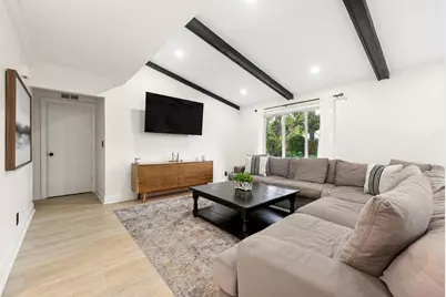 556 SW 24th Avenue, Boynton Beach, FL 33435 - Photo 2