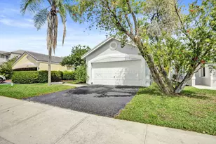 2702 Arborwood Rd, Davie, FL 33328 - Photo 2