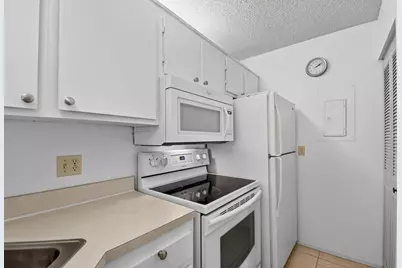 627 Sea Pine Way #B2, Greenacres, FL 33415 - Photo 14