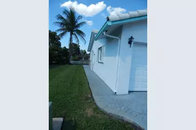 6805 NW 77th Street, Tamarac, FL 33321 - Photo 4