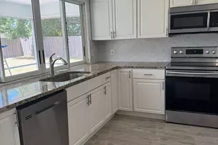 262 SW Crescent Ave, Port Saint Lucie, FL 34984 - Photo 4