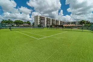 9523 S Hollybrook Lake Dr, Pembroke Pines, FL 33025 - Photo 24