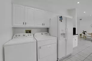 17255 NW 72nd Ct, Hialeah, FL 33015 - Photo 14