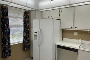 160 Lake Gloria Dr, West Palm Beach, FL 33411 - Photo 2