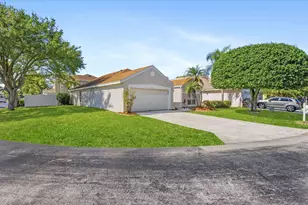 1352 E Fairfax Cir Circle E, Boynton Beach, FL 33436 - Photo 2