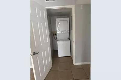 1670 N 42nd Circle #105, Vero Beach, FL 32967 - Photo 4