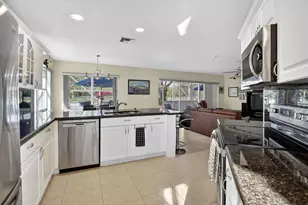 1294 NW 168th Ave, Pembroke Pines, FL 33028 - Photo 10