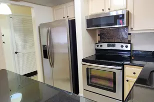 105 S Riverside Dr, Pompano Beach, FL 33062 - Photo 4