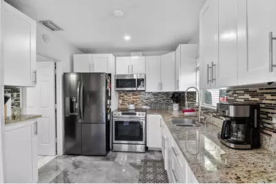 425 Broward Avenue, Greenacres, FL 33463 - Photo 14