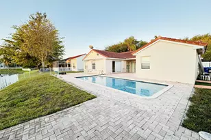 1761 SW 135th Way, Miramar, FL 33027 - Photo 2