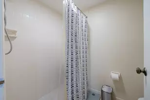 393 Lake Arbor Dr, Palm Springs, FL 33461 - Photo 20