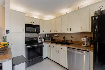 393 Lake Arbor Drive, Palm Springs, FL 33461 - Photo 10