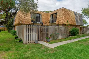 393 Lake Arbor Dr, Palm Springs, FL 33461 - Photo 2