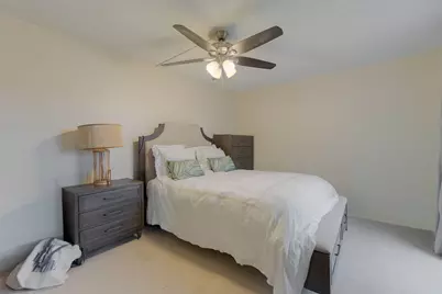 393 Lake Arbor Drive, Palm Springs, FL 33461 - Photo 16