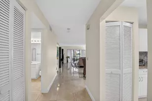 15 Stratford Dr, Boynton Beach, FL 33436 - Photo 4