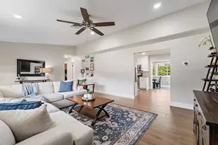 8913 SE Sandridge Ave, Hobe Sound, FL 33455 - Photo 2