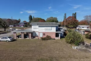 802 N 15th St, Fort Pierce, FL 34950 - Photo 2