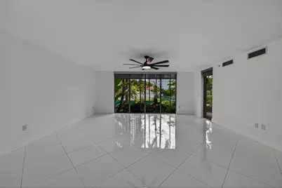 900 SE 2nd Street #201, Fort Lauderdale, FL 33301 - Photo 8