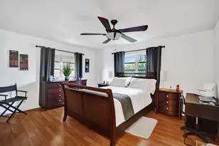 218 NE 12th Ave, Hallandale Beach, FL 33009 - Photo 10