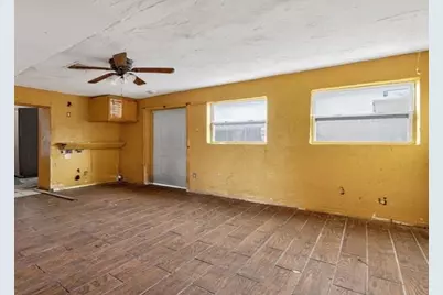 2765 NW 60th Street, Miami, FL 33142 - Photo 6