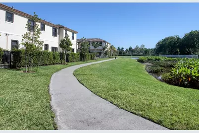 4733 Santa Cruz Way, Davie, FL 33314 - Photo 32