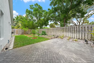 2021 Normandy Circle, West Palm Beach, FL 33409 - Photo 32