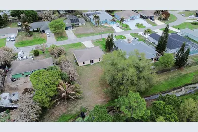 1566 SW Bellevue Avenue, Port Saint Lucie, FL 34953 - Photo 32