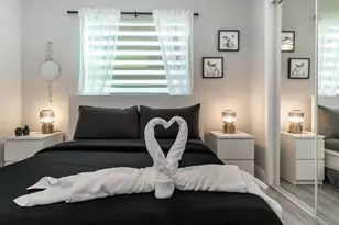 1051 SW 32nd Ct, Fort Lauderdale, FL 33315 - Photo 4