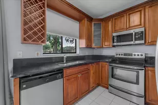 10538 NW 10th St, Plantation, FL 33322 - Photo 12