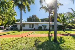 308 Australian Cir, Lake Park, FL 33403 - Photo 2