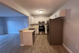 400 Palm Cir W, Pembroke Pines, FL 33025 - Photo 4