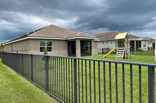 10571 SW Toren Wy, Port Saint Lucie, FL 34987 - Photo 12