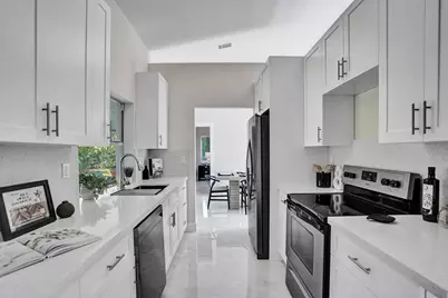 2881 NW 98th Way, Coral Springs, FL 33065 - Photo 32