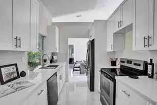 2881 NW 98th Way, Coral Springs, FL 33065 - Photo 32