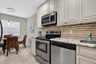 41 Stratford Ln W, Boynton Beach, FL 33436 - Photo 16
