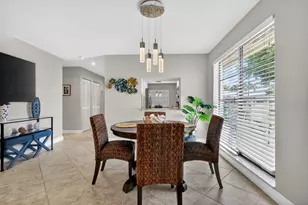 41 Stratford Ln W, Boynton Beach, FL 33436 - Photo 12