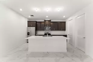 900 SW Newfield Ave, Palm City, FL 34990 - Photo 2