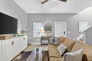 724 SW 1st Ave, Pompano Beach, FL 33060 - Photo 2
