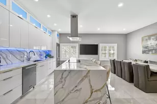 724 SW 1st Ave, Pompano Beach, FL 33060 - Photo 10