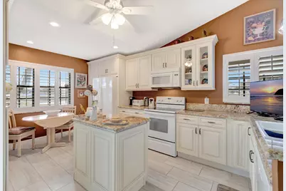 8240 Waterline Drive, Boynton Beach, FL 33472 - Photo 14